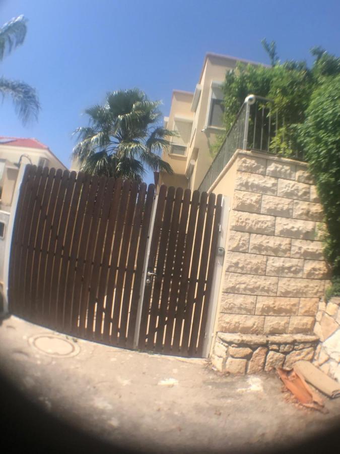 Magnificant Studio/Zimmer Zichron Zikhron Ya'akov Exterior photo